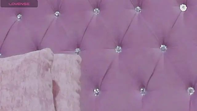 Hanna Corne online show from 12-27-24, 02:54