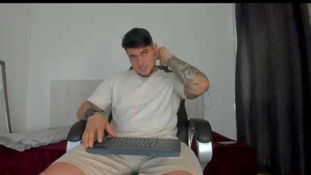 Teilor Creed online show from 11-18-25, 07:39