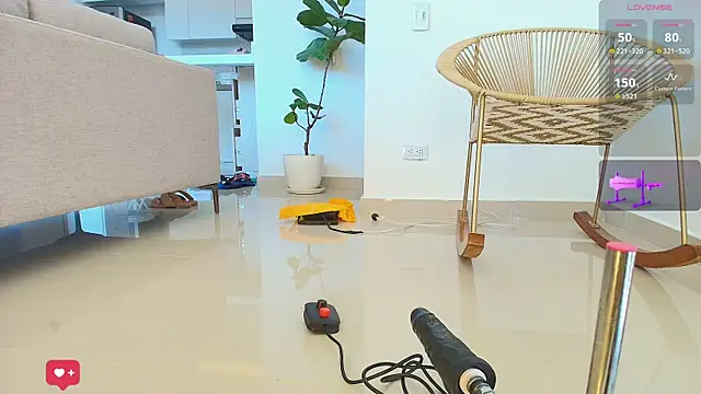 Snapshot of HelennaMoon_ chatting on 12-01-25, 12:50 HelennaMoon online show from 12-01-25, 12:50