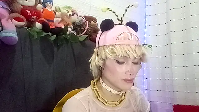 Snapshot of Devilnia9 chatting on 10-08-25, 11:49 Devilnia9 online show from 10-08-25, 11:49