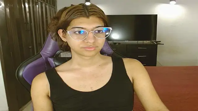 Snapshot of engielphoenis14 chatting on 07-18-26, 09:12 engielphoenis14 online show from 07-18-26, 09:12