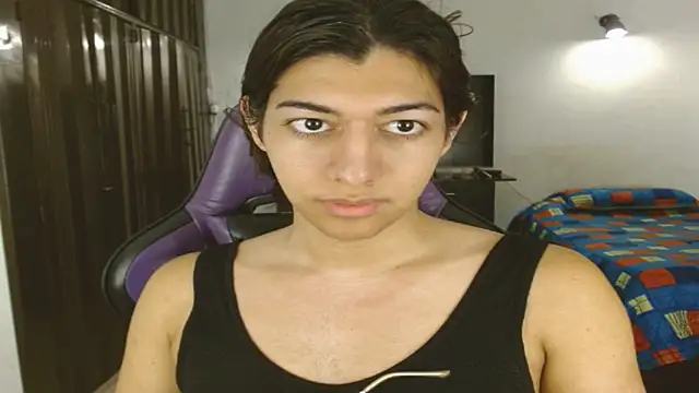 Snapshot of engielphoenis14 chatting on 06-12-26, 01:03 engielphoenis14 online show from 06-12-26, 01:03