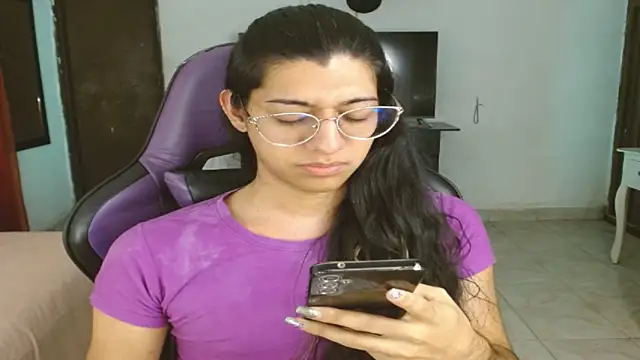 engielphoenis14 online show from 02-12-26, 06:24