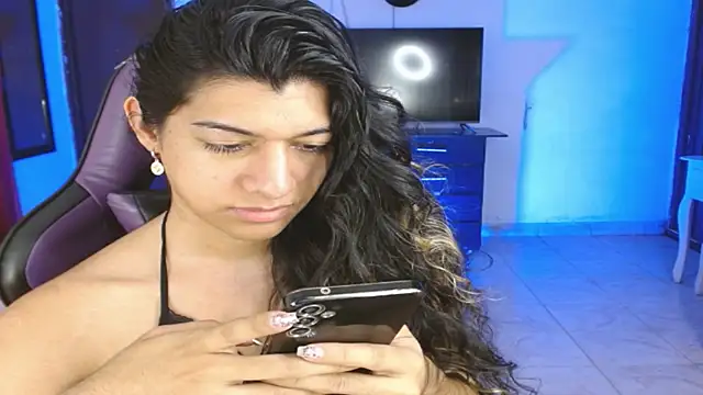 engielphoenis14 online show from 02-05-26, 12:06