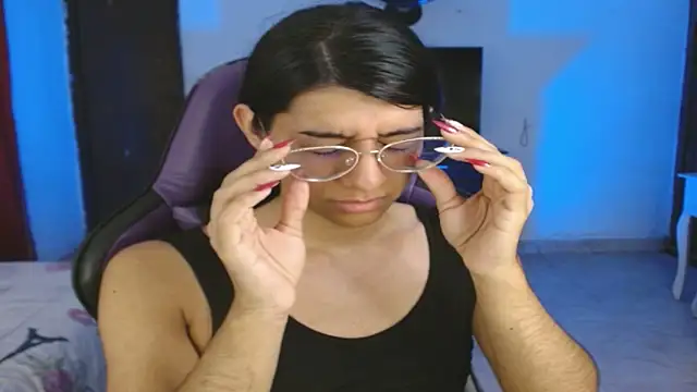 engielphoenis14 online show from 12-17-25, 06:51