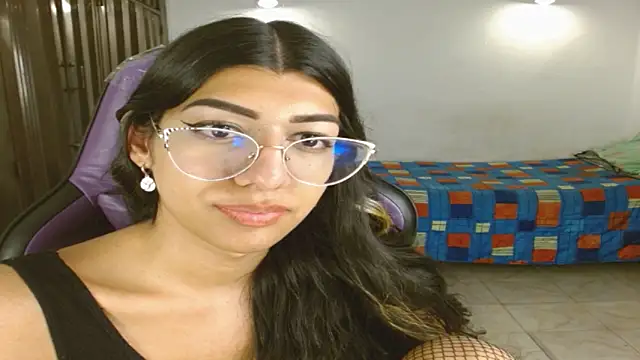 engielphoenis14 online show from 11-16-25, 04:06