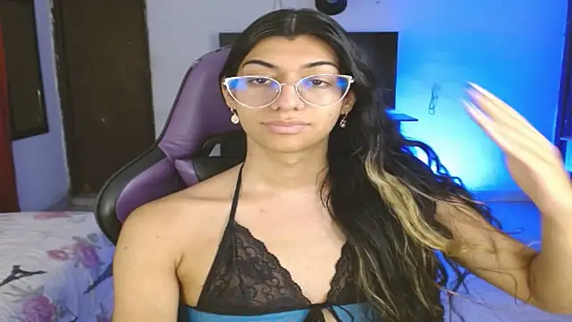 engielphoenis14 online show from 12-04-25, 09:03