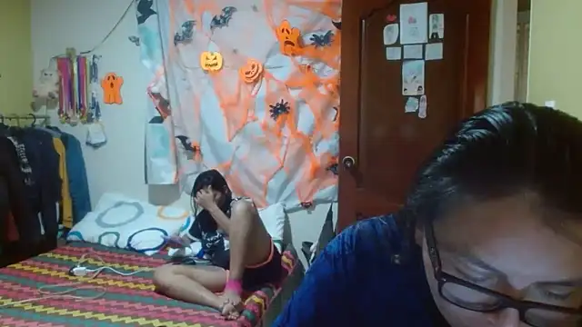 clayre and jill online show from 10-28-25, 07:13