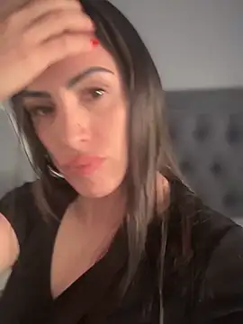 Snapshot of alessandra-a chatting on 10-01-25, 05:28 alessandra-a online show from 10-01-25, 05:28