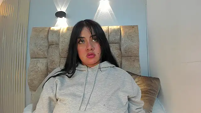 Snapshot of amatista__smith chatting on 10-17-25, 01:20 amatista smith online show from 10-17-25, 01:20
