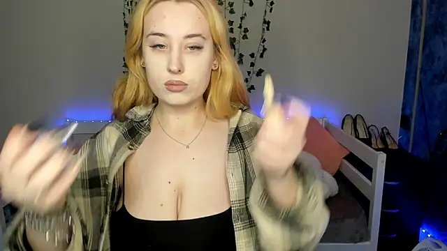 Emily Gin online show from 11-04-25, 02:26