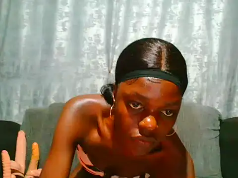 VANESAAMBER23 online show from 11-30-25, 09:15