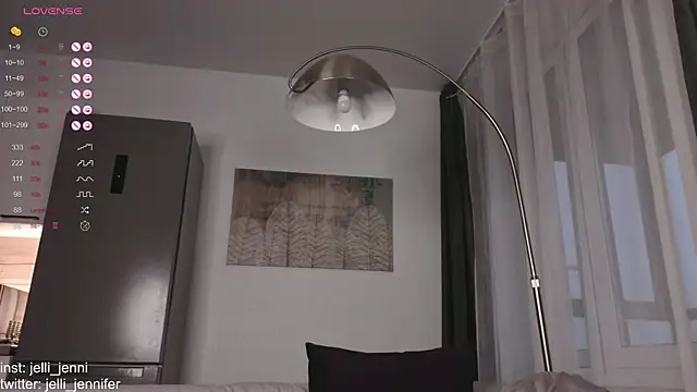 Snapshot of jelli_jenni chatting on 10-30-25, 02:04 jelli jenni online show from 10-30-25, 02:04