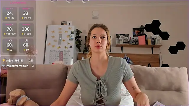 Girl alone home online show from 11-17-25, 04:55