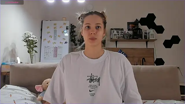 Girl alone home online show from 10-29-25, 03:11