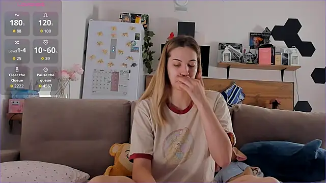 Girl alone home online show from 11-27-25, 03:51