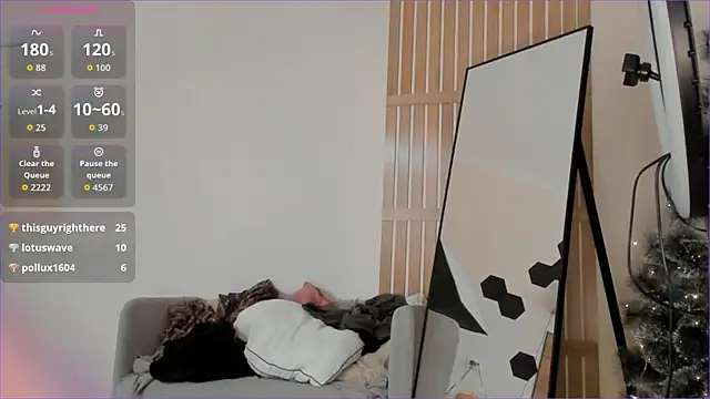 Girl alone home online show from 12-21-25, 05:14