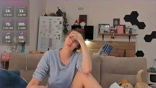 Girl alone home online show from 01-11-26, 12:50