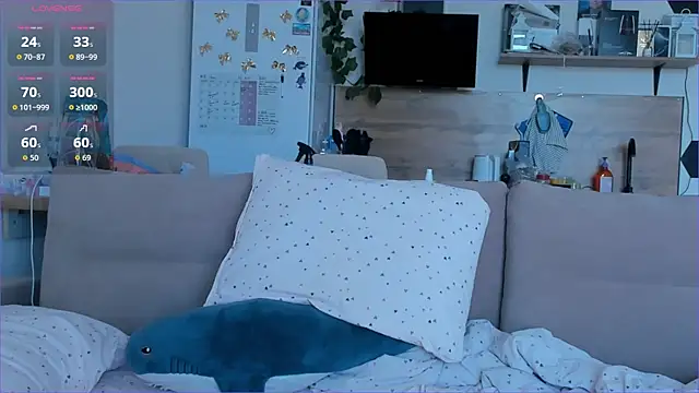 Girl alone home online show from 05-07-26, 04:50