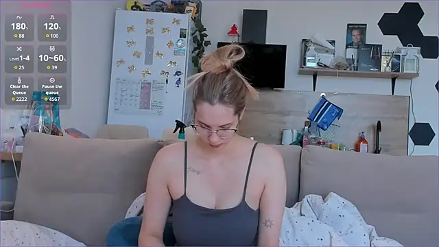 Girl alone home online show from 05-08-26, 03:54
