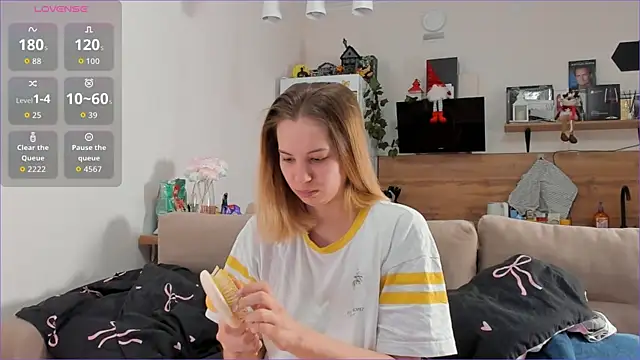 Girl alone home online show from 02-12-26, 03:39