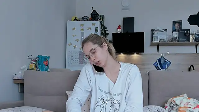 Girl alone home online show from 05-30-26, 04:52