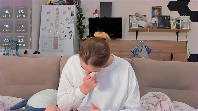 Girl alone home online show from 04-20-26, 02:18