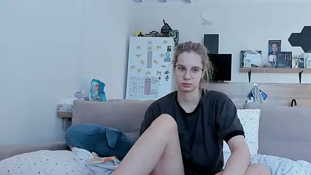 Girl alone home online show from 05-18-26, 02:33