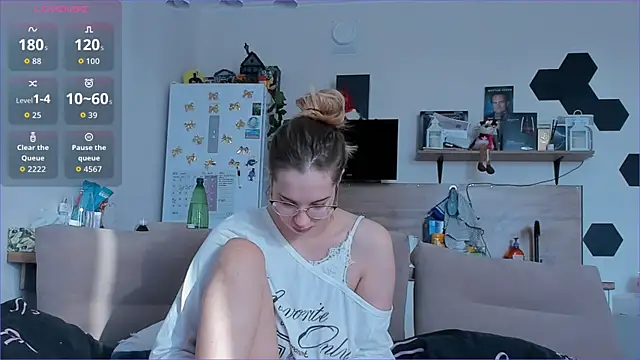 Girl alone home online show from 03-29-26, 03:41