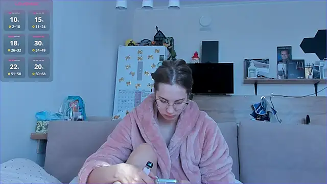 Girl alone home online show from 04-13-26, 03:54