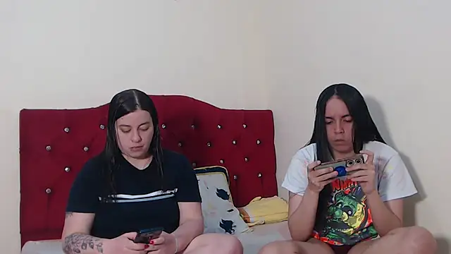 Snapshot of Lola_barbara chatting on 10-18-25, 03:25 Lola barbara online show from 10-18-25, 03:25