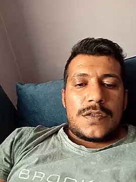 Snapshot of Adana1994 chatting on 10-03-25, 01:23 Adana1994 online show from 10-03-25, 01:23