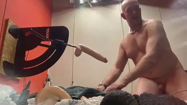 Bigtoyaddict online show from 04-11-26, 04:54