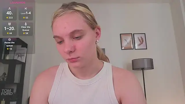 Snapshot of NaokoStifel chatting on 06-17-26, 01:05 NaokoStifel online show from 06-17-26, 01:05