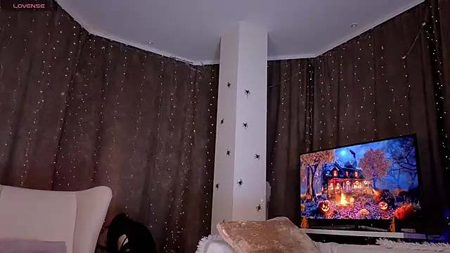 NaokoStifel online show from 10-31-25, 01:13