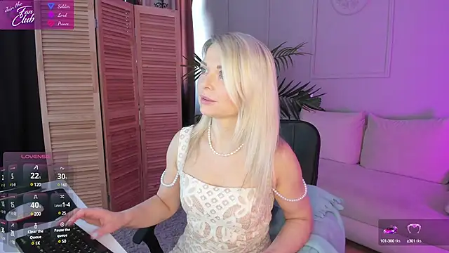 Gloria Lovely online show from 02-21-25, 10:50