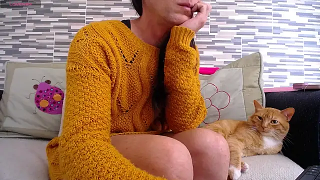 Snapshot of VioletaGomezCo chatting on 07-08-26, 02:18 VioletaGomezCo online show from 07-08-26, 02:18