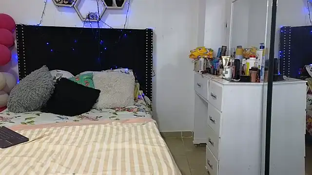 charlotte 077 online show from 03-23-26, 03:50