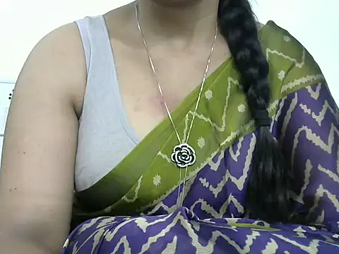 Snapshot of rashmika_reddy chatting on 10-06-25, 07:31 rashmika reddy online show from 10-06-25, 07:31