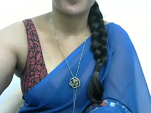 Snapshot of rashmika_reddy chatting on 10-09-25, 04:57 rashmika reddy online show from 10-09-25, 04:57
