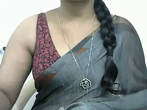 Snapshot of rashmika_reddy chatting on 09-26-25, 05:25 rashmika reddy online show from 09-26-25, 05:25