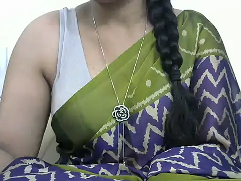 Snapshot of rashmika_reddy chatting on 10-04-25, 04:08 rashmika reddy online show from 10-04-25, 04:08