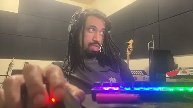 hotcamboy420 online show from 11-20-25, 06:36