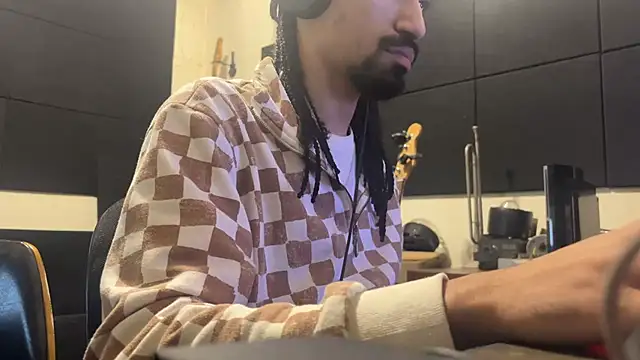 hotcamboy420 online show from 11-26-25, 03:50