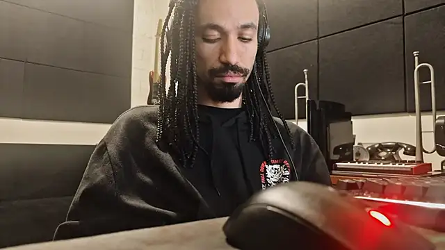 hotcamboy420 online show from 11-10-25, 04:06