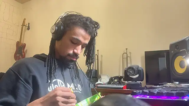 hotcamboy420 online show from 11-03-25, 01:26