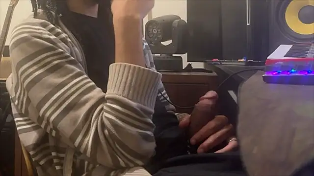 hotcamboy420 online show from 11-07-25, 03:44