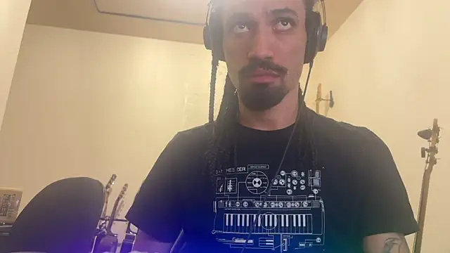 hotcamboy420 online show from 10-27-25, 03:29