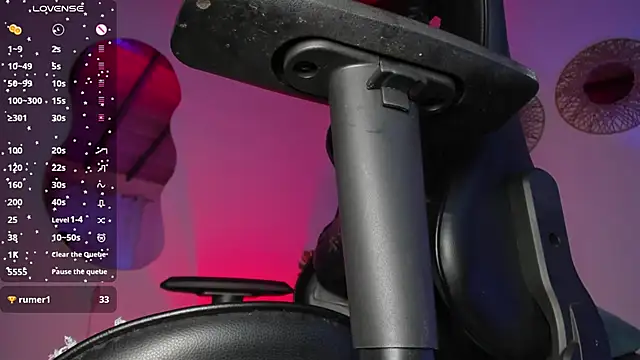 Snapshot of laura-hills18 chatting on 02-14-26, 01:00 laura-hills18 online show from 02-14-26, 01:00