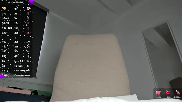 laura-hills18 online show from 03-28-26, 06:42